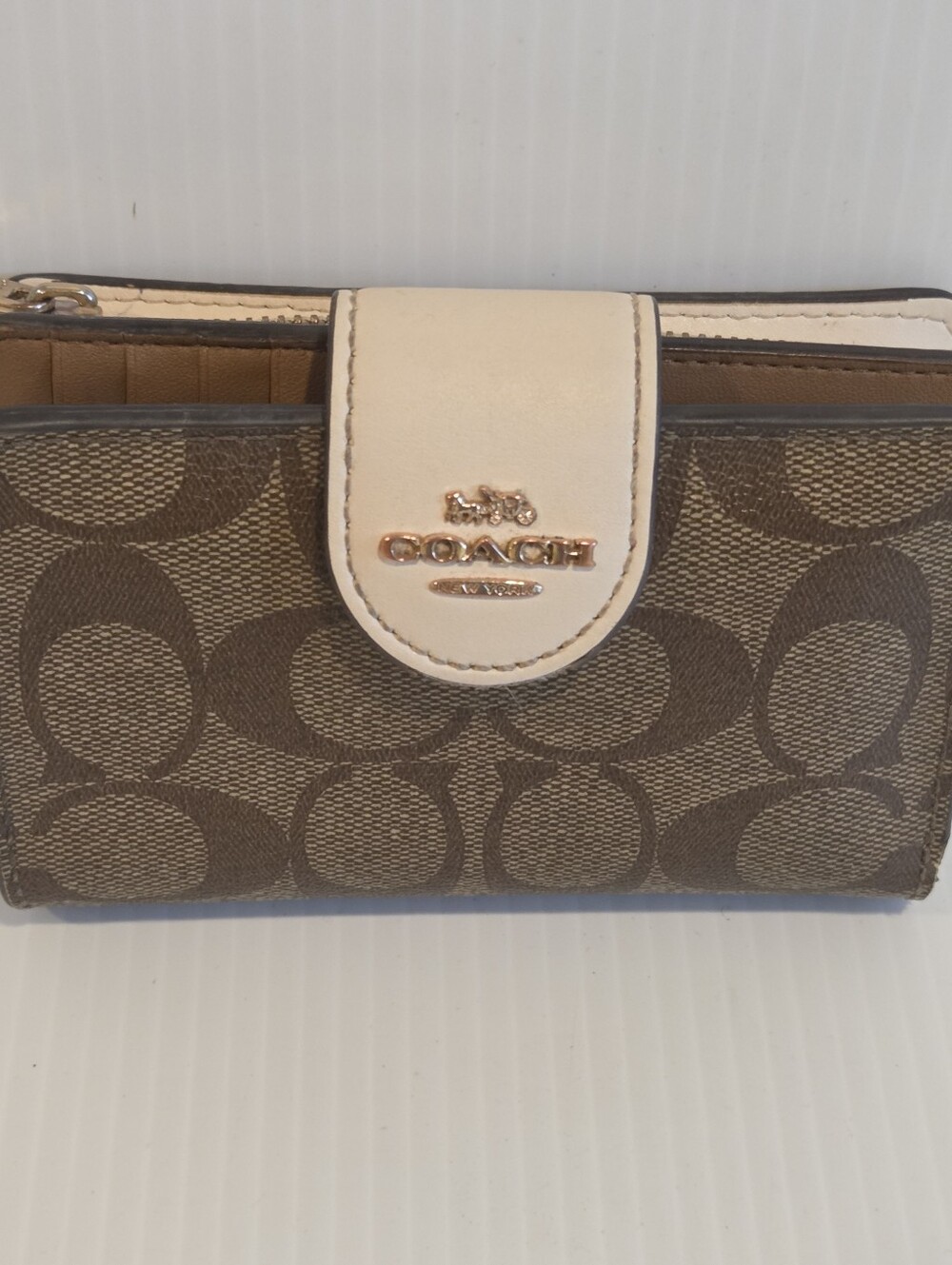 Coach Signature Logo Medium Corner Zip Wallet Canvas Gold Tan Brown White Snap